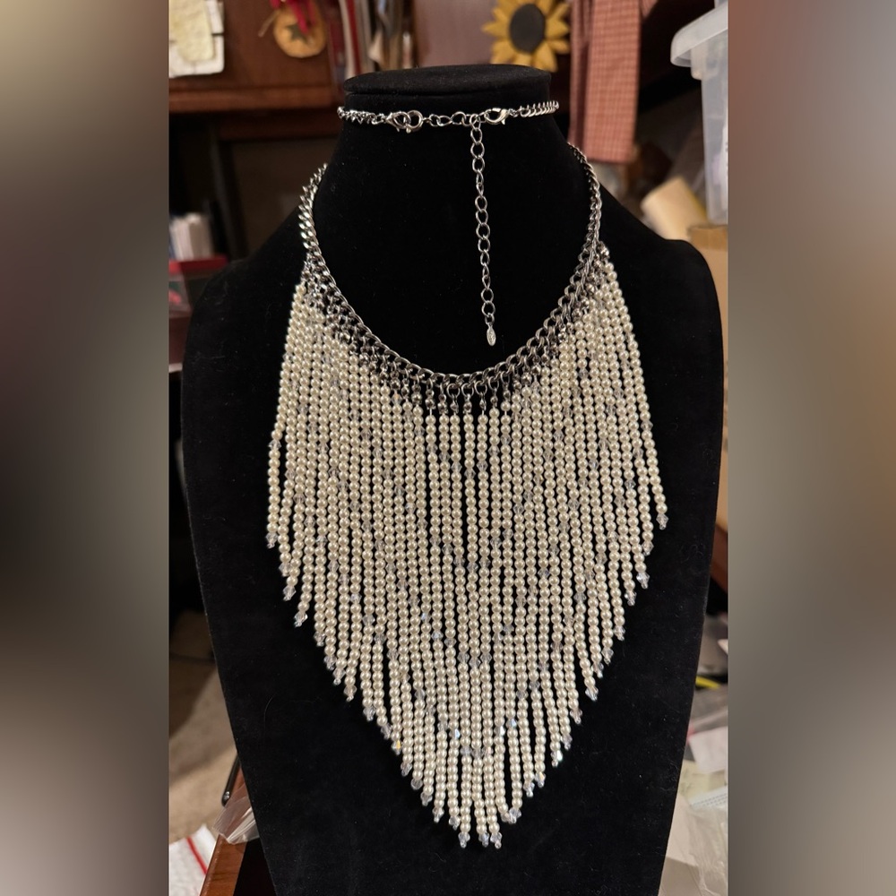 Pearl-fection Premier Designs Bib Necklace New Silver Tone